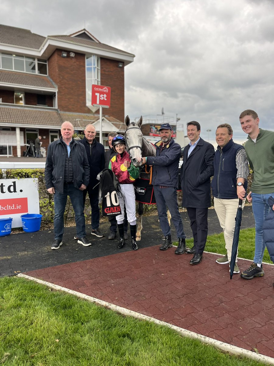⭐️Solar Drive wins the @GAINEquine Advantage Series Handicap⭐️ 🐎Congratulations to @Waynehassett11 and Paul Flynn and all winning connections