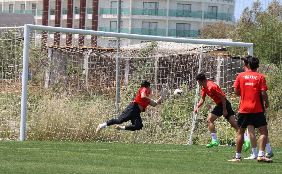 U18 Millî Takımımızın katıldığı Antalya'da düzenlenen UEFA Assist Turnuvası'nda son grup maçları yarın oynanacak. #BizimÇocuklar🇹🇷 👉 tff.org/default.aspx?p…