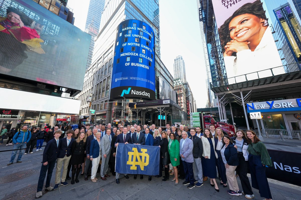 🍀Go Irish! The University of @NotreDame's Mendoza College of Business (@NDBusiness) is on the ground ringing the @NasdaqExchange Opening Bell! 🔔

📚As a leader in values-based education, Mendoza offers an academic experience that integrates experiential learning, leadership