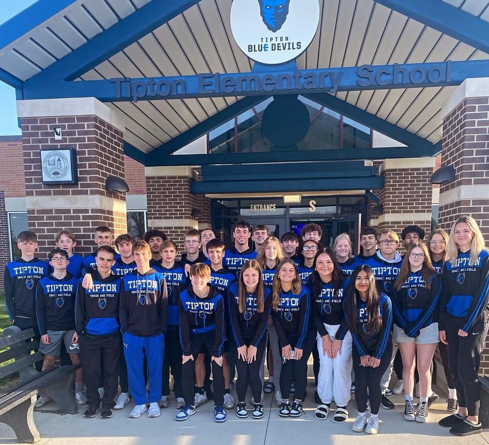 Our THS Track team isn’t just a great group of athletes, they’re great people too! They got up early this morning to greet our Tipton Elementary students as they arrived for school. Come cheer them on at the Tipton Invite tonight!