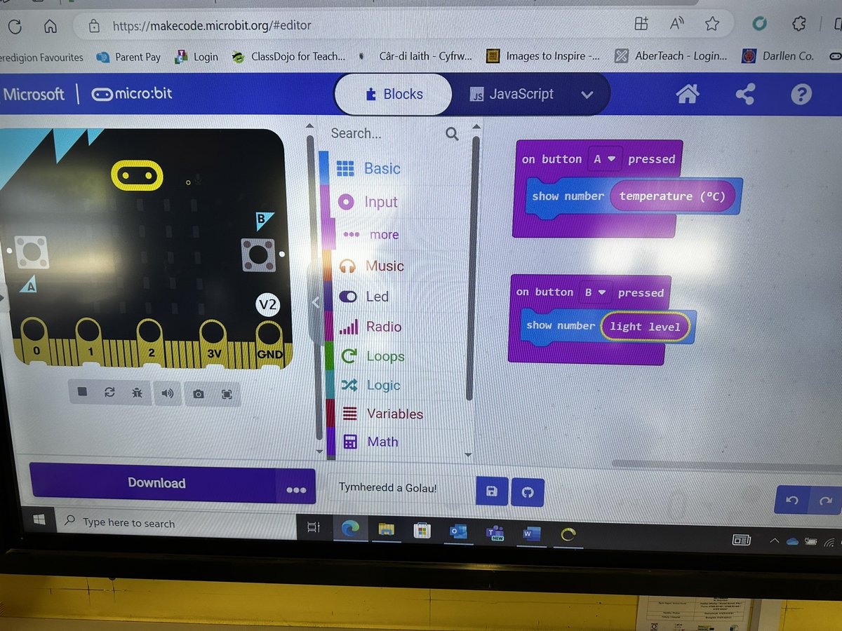 YGRhydypennau's tweet image. Bl.5 yn creu algorithm i fesur y tymheredd a lefel golau gyda’r Microbits bore ma i gefnogi ein gwaith ar ffotosynthesis ☀️🌿 @ErylJones12 #codio