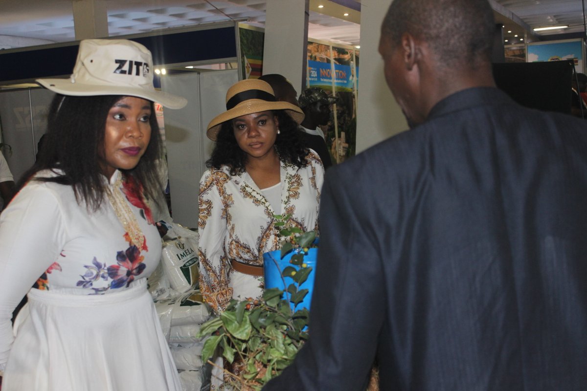 Colonel Miniyothabo Baloyi-Chiwenga, wife of VP Constantino Chiwenga interacting with young innovators at Ministry of Youth Empowerment, Development and Vocational Training stand at ZITF 2024... @moysarzim @followers
