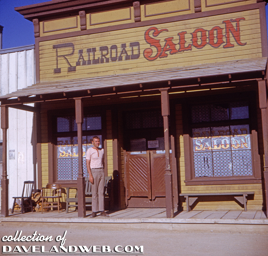 TGIF in #OldTucson at the Railroad Saloon: davelandblog.blogspot.com/2024/04/friday…