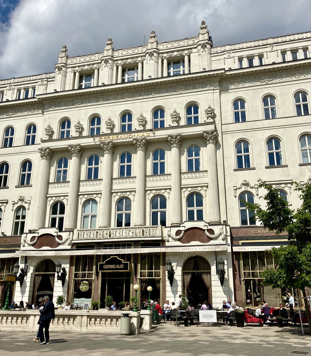 KrisBlackRose's tweet photo. Had lunch at the breathtakingly beautiful #Gerbaud in Budapest. Beef goulash at the perfection level 💯 https://t.co/4J0zZd39ON