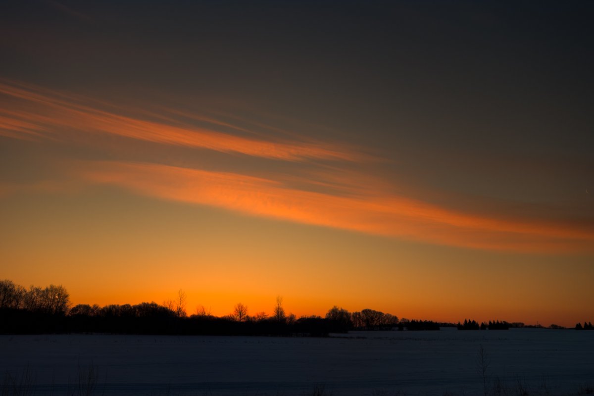 Beautiful Sunrise
#sunrise #sunriselandscape #sunriselovers #skylovers #landscapephotography #landscape #landscapelovers #landscapecaptures #landscape_lovers #landscape_captures