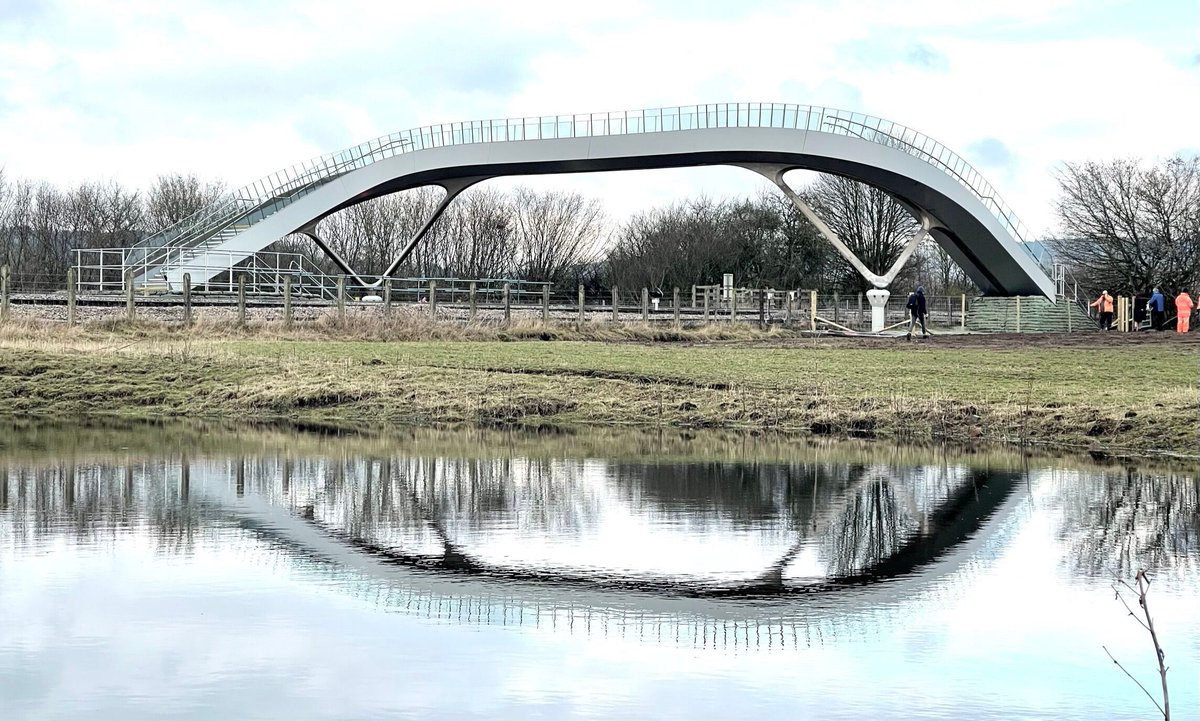 Network Rail FLOW Bridge by Knight Architects buff.ly/3QmHhPb Photo: Knight Architects