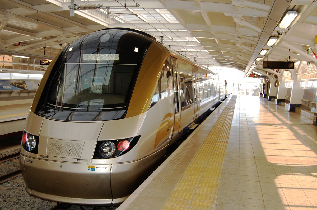 JUST IN: Gautrain has been struck by yet another power failure this time between Pretoria and Hatfield. A bus shuttle is running between the stations until further notice. This is the second disruption this week, and third this year. #Gautrain #ORTambo #PTATraffic #JHBTraffic