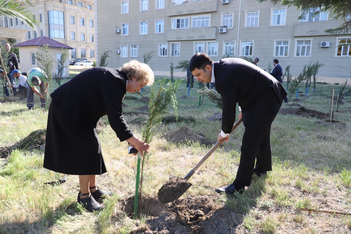 Neftçala rayonunda “Yaşıl dünya naminə həmrəylik ili” çərçivəsində ağacəkmə aksiyası keçirilib.

#Neftchala #Azerbaijan📷