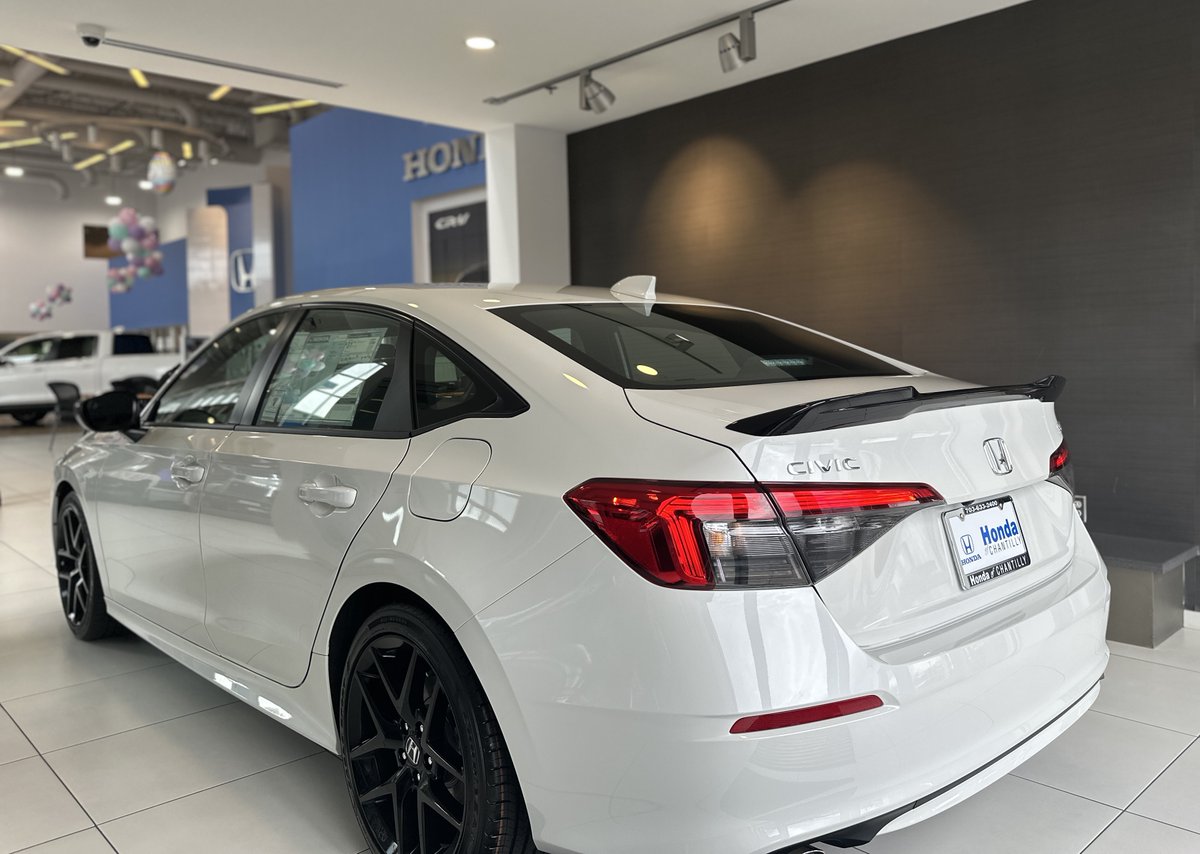 Turn ordinary commutes into thrilling journeys with the 2024 Civic SI. Elevate your daily drive with the 1.5L Turbo pushing out 200hp! 🌆🚀
Shop now: bit.ly/4clEBuz
#ilovepohanka #hondaofchantilly #chantillyva #civicsi #inventory