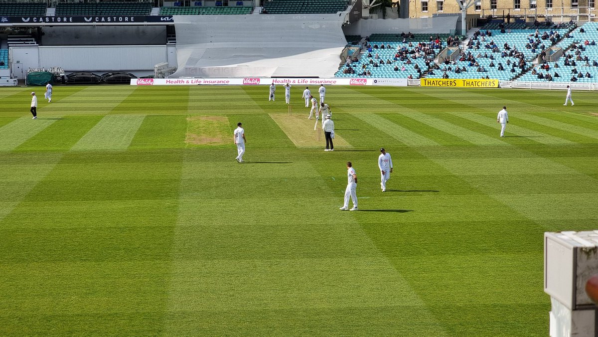 It's nice here, when the sun comes out!
@surreycricket
#CountyChampionship