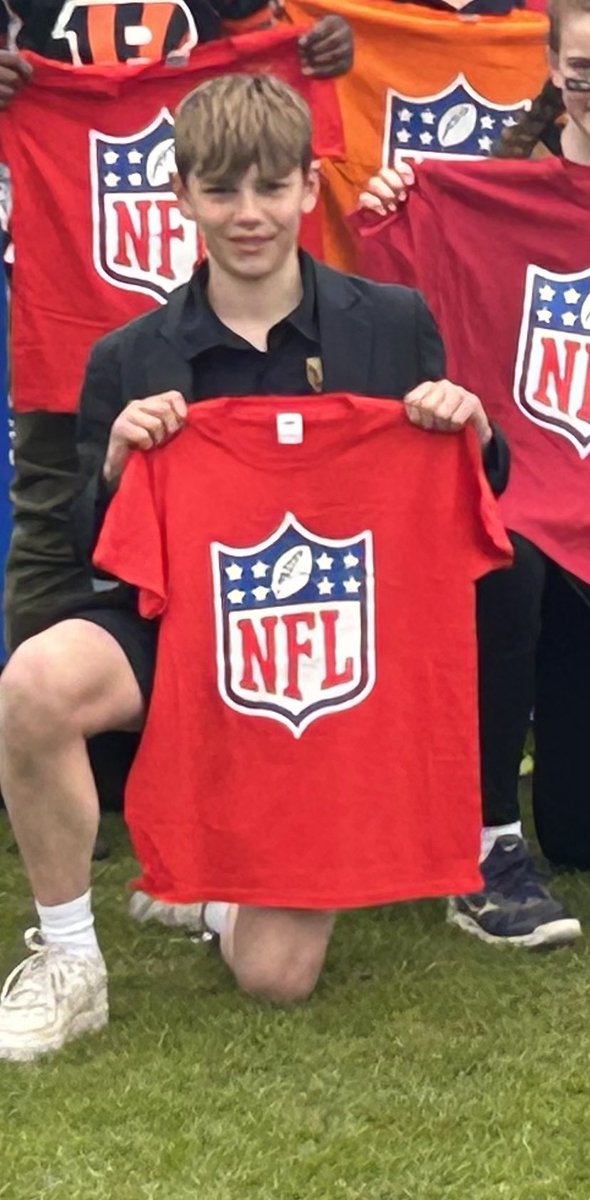 WardenParkPE's tweet photo. A great day today at @WindleshamTweet playing as the @Colts for the South East Regional @NFL Flag completion. Finishing 3rd overall, we should some outstanding play. Star QB’s Joe and Lucas were pipped at the post for MVP by Tom for his work in offence and defence #touchdown https://t.co/32SjvzV7hp