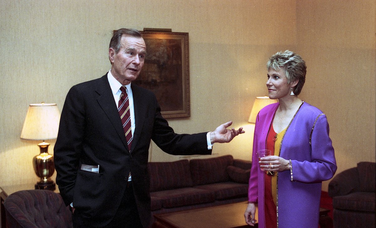 President Bush attends an Anne Murray performance at the Kennedy Center and meets with her. April 7, 1992 Photo credit: George Bush Presidential Library and Museum #bush41 #bush41library #bush41museum