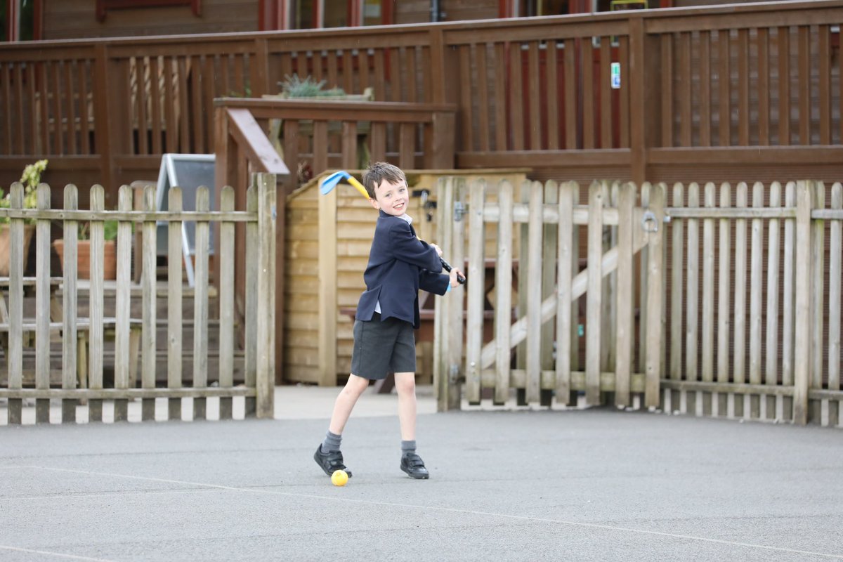 Our Year 3 and 4 @mgs_juniors have enthusiastically embarked on their golf journey during their Options afternoon today. It’s been an excellent start to refining their skills! #JuniorSchool #GolfSkills