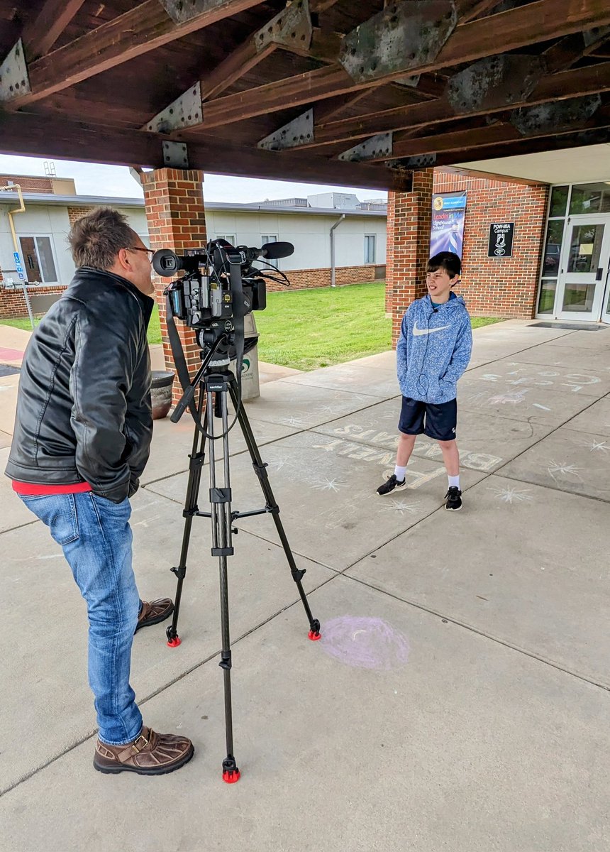 Thank you to @HarrisSteve4 with @KMOV for covering our High Five Friday this morning! We cannot wait to watch his story on the 4:00PM news this afternoon! 👏🎉 #HighFiveFriday @DrClintFreeman @PevelyPolice @BlackcatMatt