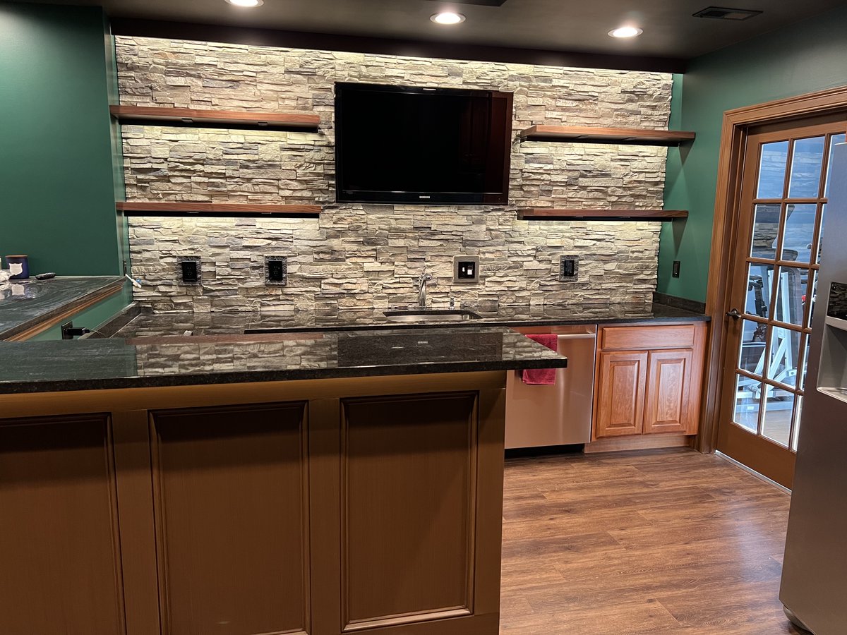 Check out this amazing home bar renovation featuring our Denver Dry Stack faux stone wall panels! Our customer did an incredible job with the installation. 😍🏡
 #homereno #fauxstone #DIY