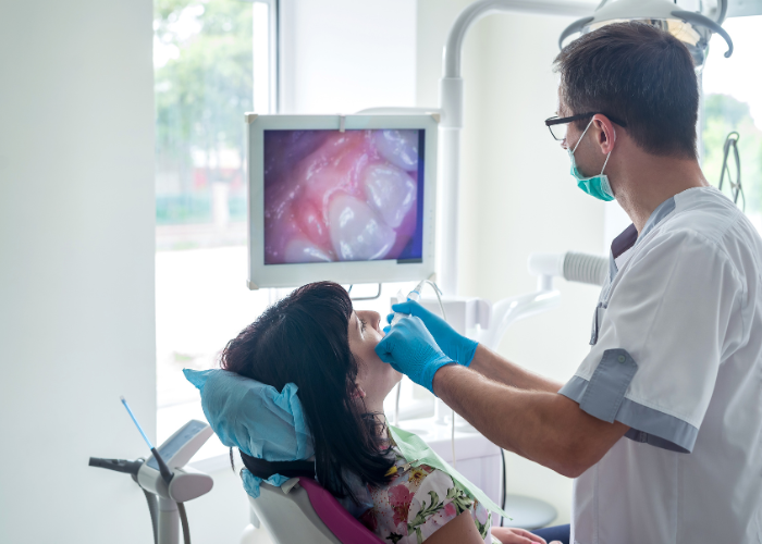 ManorHouseYork's tweet photo. Once every year, your dentist will examine your mouth, throat and gums for oral cancer. Learn how to reduce your risk.

Learn more: https://t.co/3jPUklHI9m

#OralCancer #Prevention #ManorHouseDental https://t.co/Ixcv9RNPnb