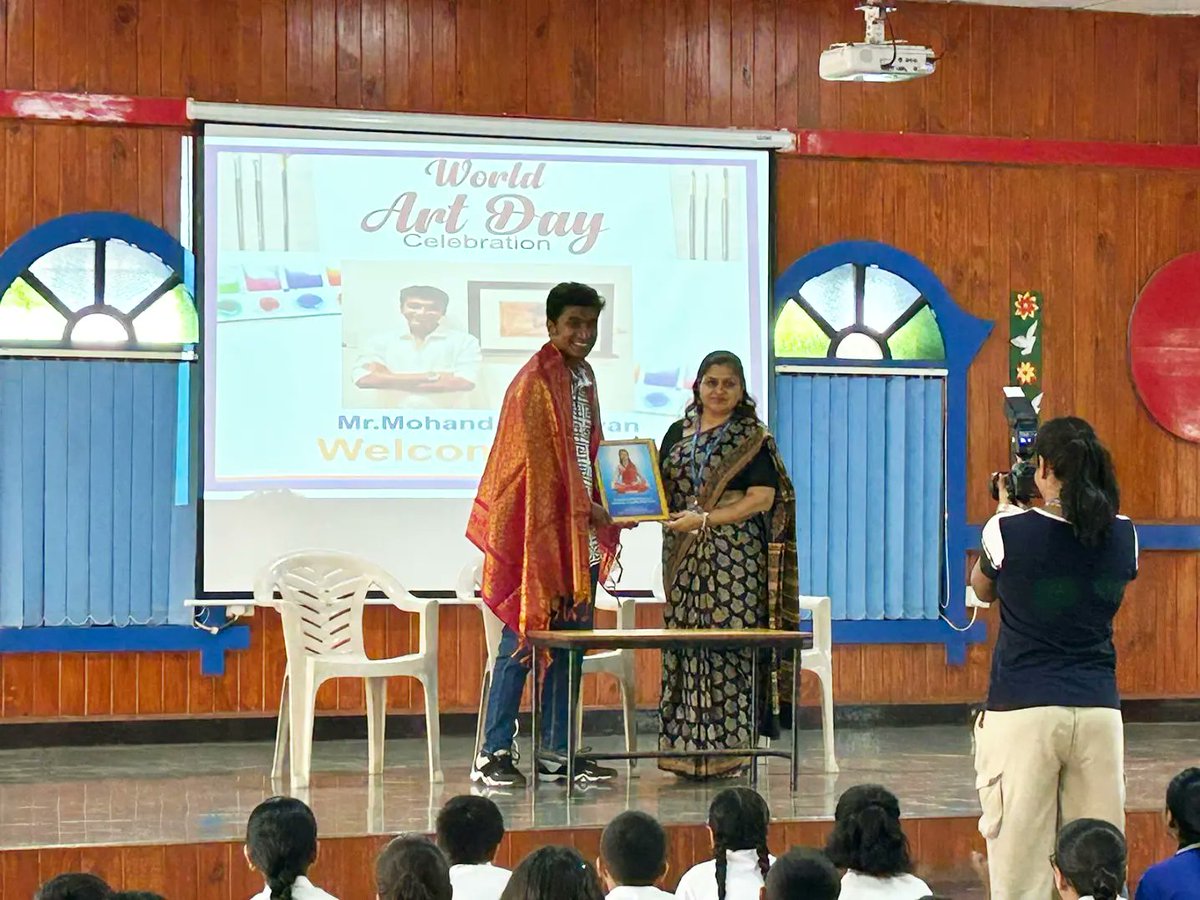 And dreams seen 10 years ago finally became a reality! ✨

I was honoured by being invited as a Chief Guest at MIT Vishwashanti Gurukul School, Kothrud, the one where I studied till 10th Standard It was a lifetime moment to present a Live Painting Demonstration on World Art Day!