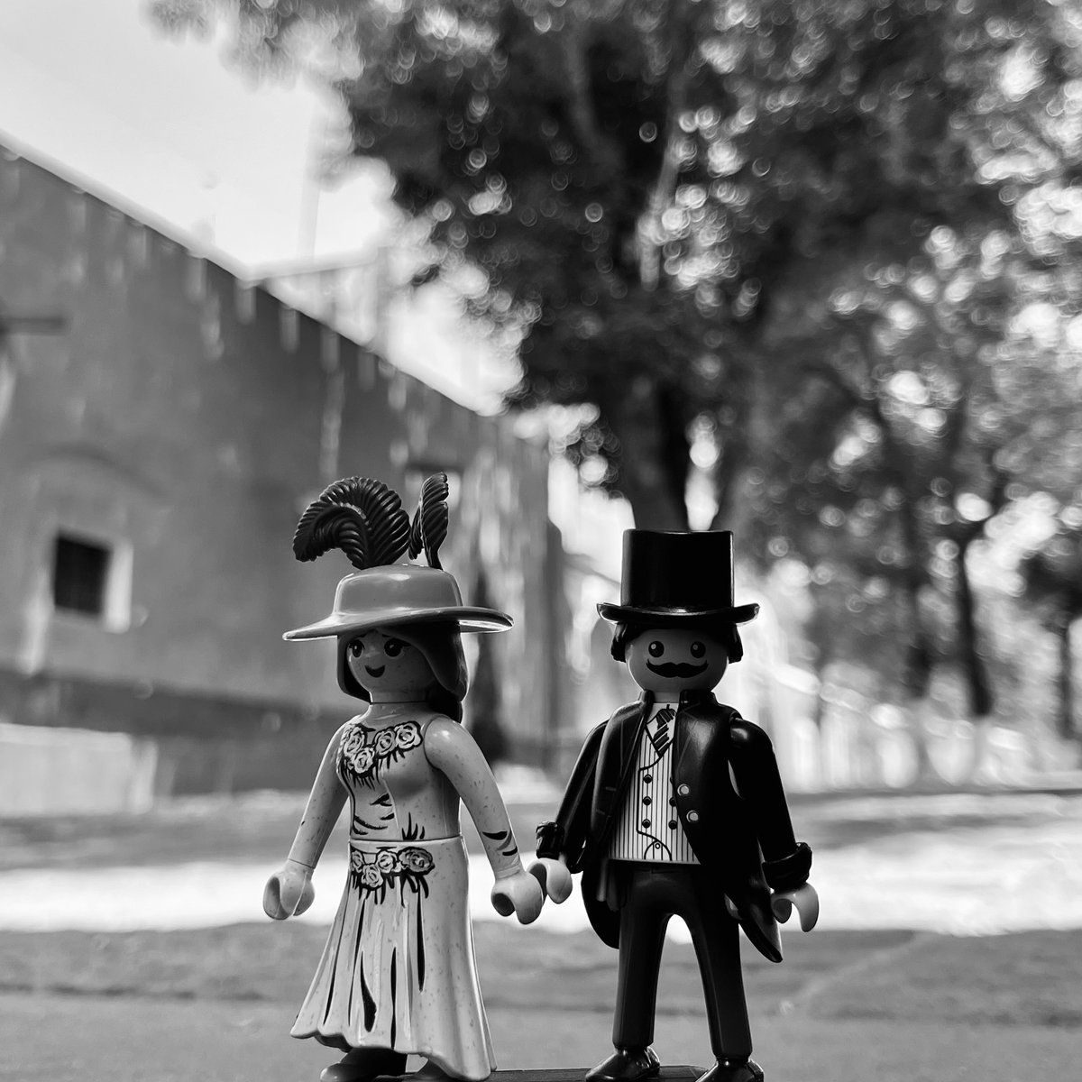 Este día del #Niño y de la #Niña👦🎊👧Diviértete como enano en la #CiudadColonial de #Tlaxcala

#TuristeandoPorTlaxcala🎒🗺️🧳

#VisitaTlaxcala #visitméxico #visittlaxcala #travelphotography #streetphotography #Tlaxcala_photos #Noir #ArtNoir #playmobilworld @playmobil