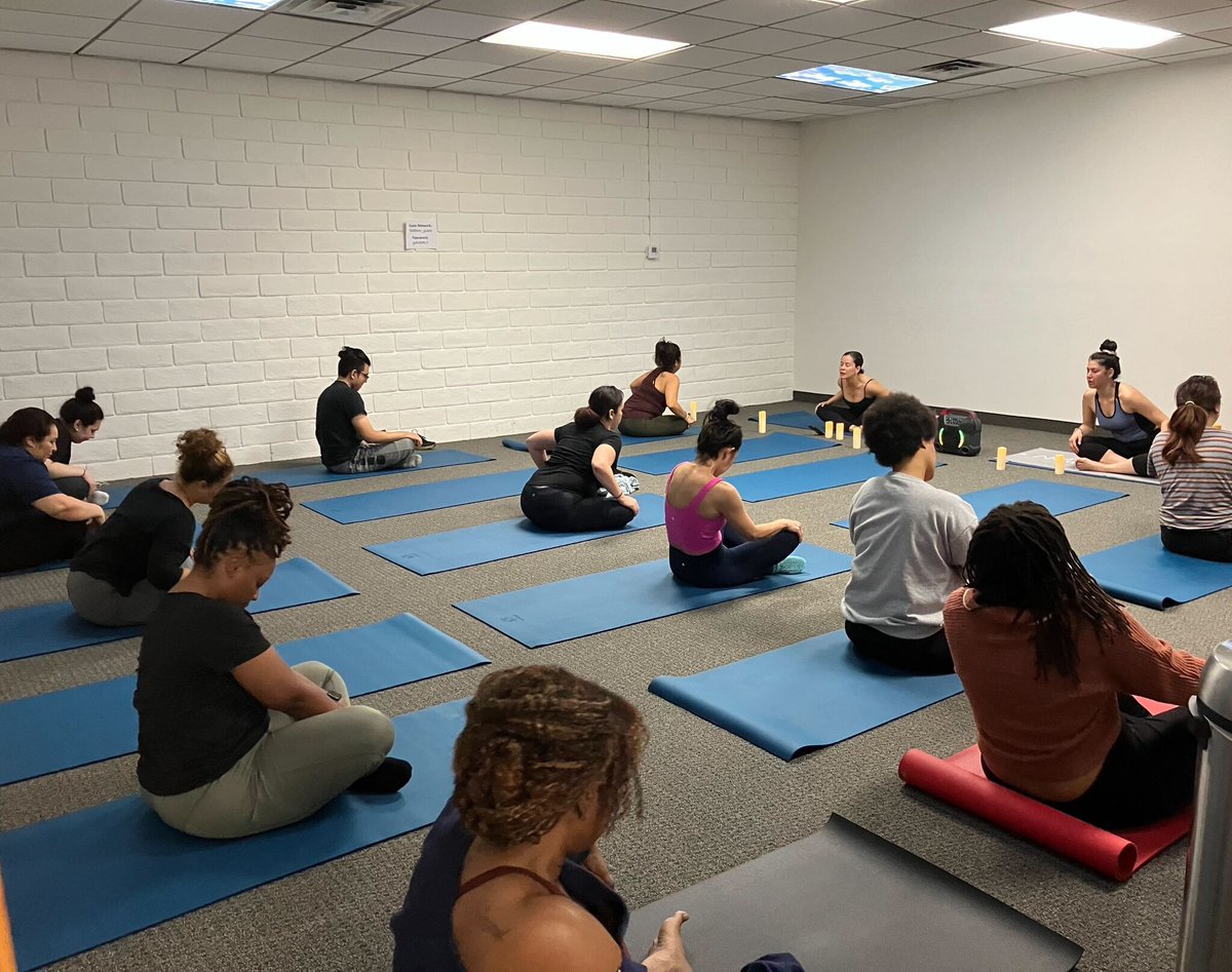 #ATTN #FreeYoga and Pilates class! 
Sat, April 27 · 11:15am - 12:45pm for Pilates & Yin Yoga Class with Ally Rodriguez & Karina Gomes at Bill & Lillie Heinrich YMCA, located at 4141 Meadows Lane LV, NV 89107. 

eventbrite.com/e/april-27th-2…

#mentalhealth #YMCA #beginnerfriendly
