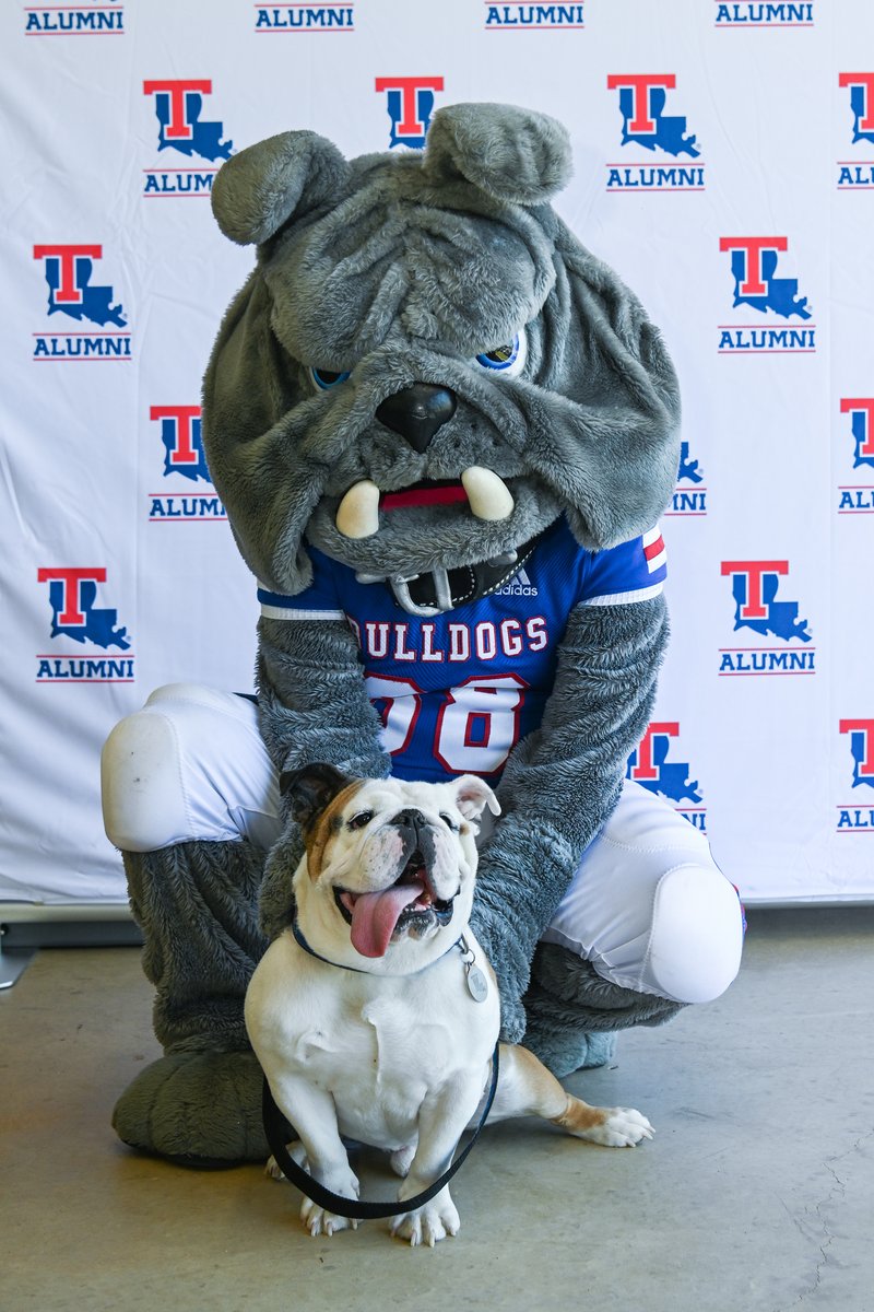 If @champ_latech could smile, he would. Thankfully, @TechXXII has it covered. Good vibes only on #LoyalBlueFriday. 🐶
