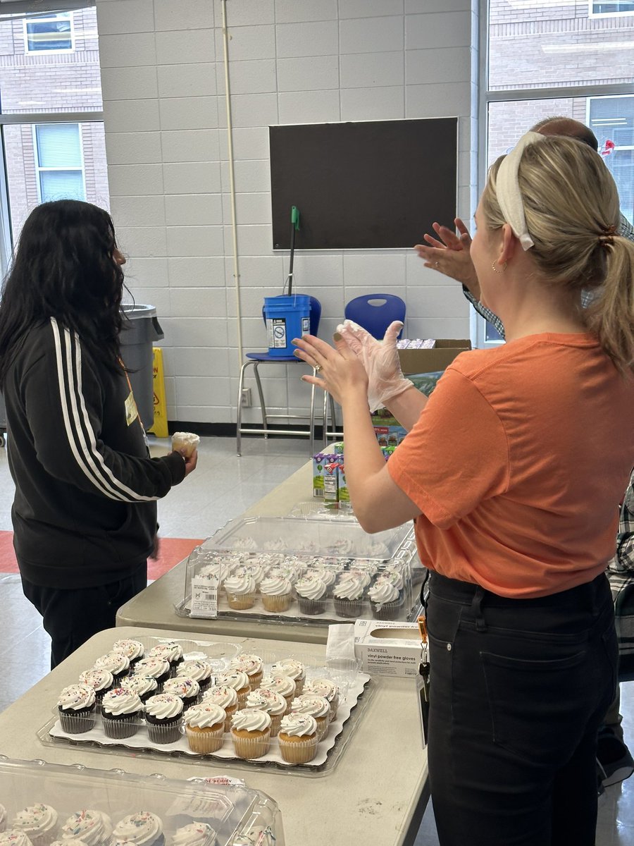 LakeviewMiddle's tweet image. 🦁🎉 It’s a great day to celebrate our third quarter Honor Roll students! Congratulations! 🎉🦁

#askmeaboutLAKEVIEW 
#LakeviewROARS 
@puza_gcs