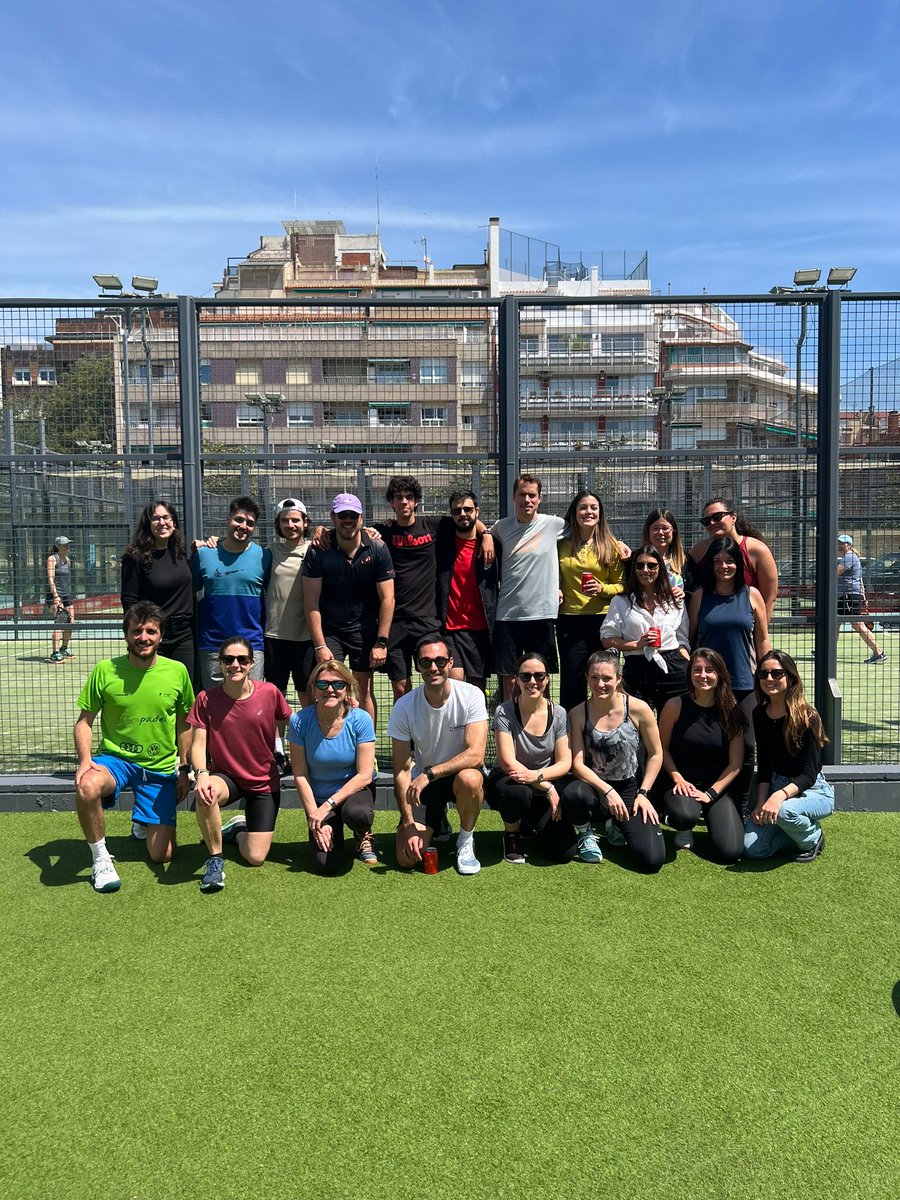 🔝 Torneig de pàdel interclúster 🔝 👥 L'activitat de team building, organitzada per @indescat, ha comptat amb la participació d'altres #clusters: @clusterEE @Cluster_Digital @clusterfood @CSIMcluster @ClusterMAV @BcnSportHub 🏃‍♀️ Una gran oportunitat per generar sinergies…