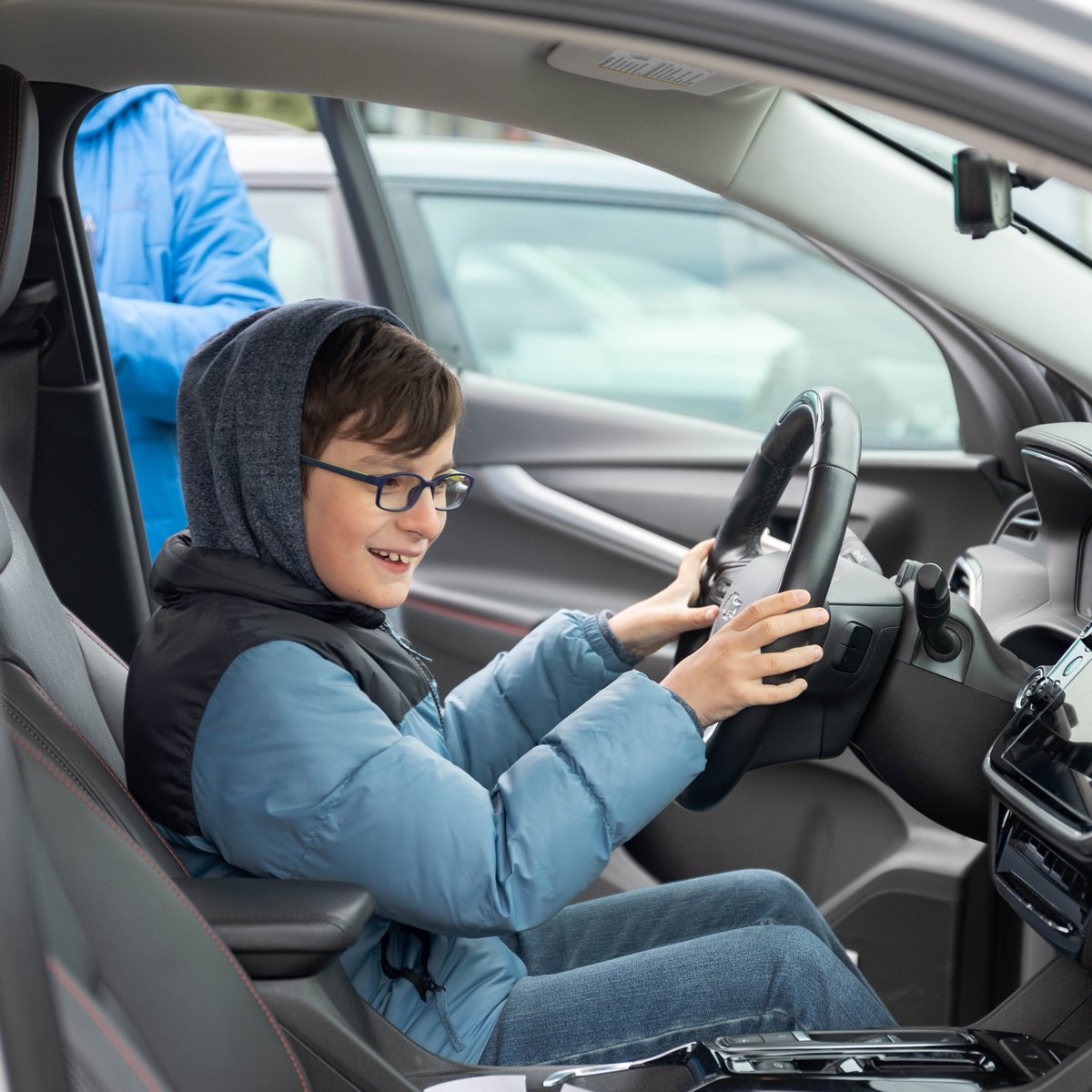 The second week of our MEET Downsview event is underway! Stop by and test drive one of the many #EVs we have available. We can't wait to meet you and answer all your questions ⚡️

Book an appointment: plugndrive.ca/meet-downsview/