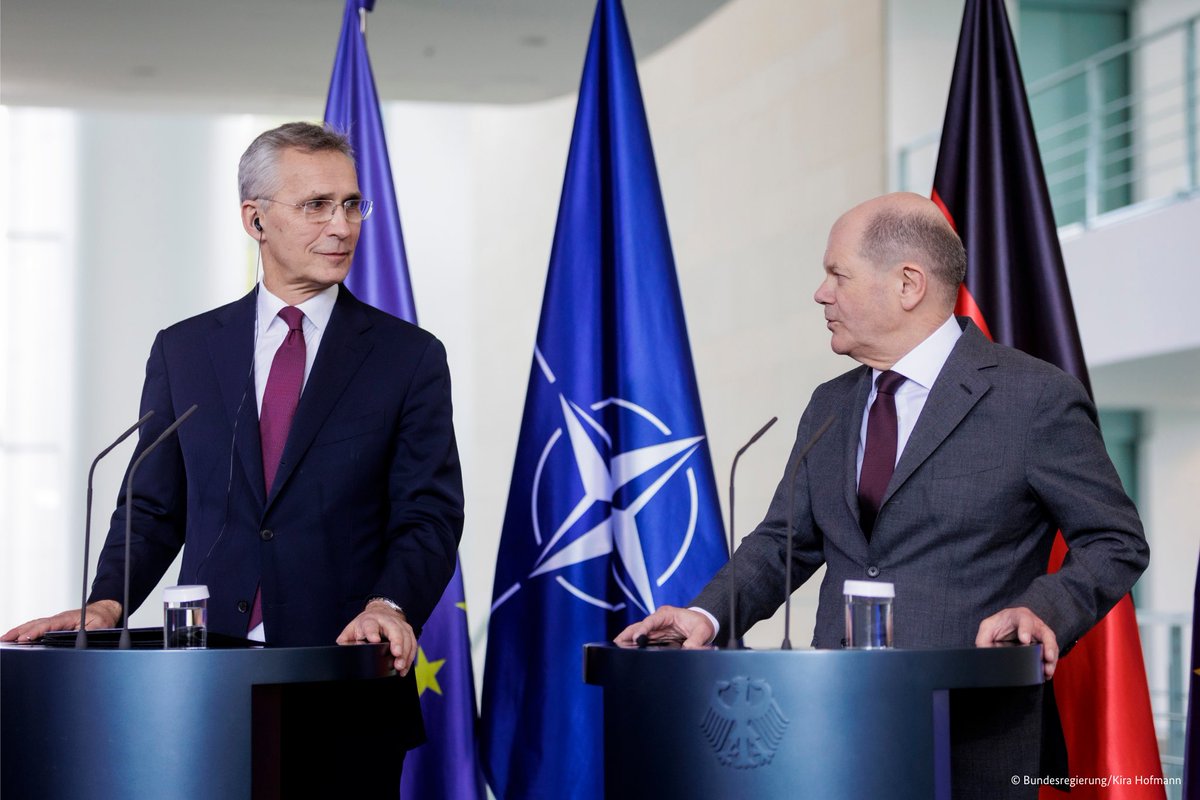 Die NATO ist Fundament und Garant unserer Sicherheit. Zeitenwende heißt deshalb auch, dass wir den europäischen Pfeiler der NATO stärken müssen - darin bin ich mit NATO-Generalsekretär @jensstoltenberg einig bei seinem Besuch in Berlin.