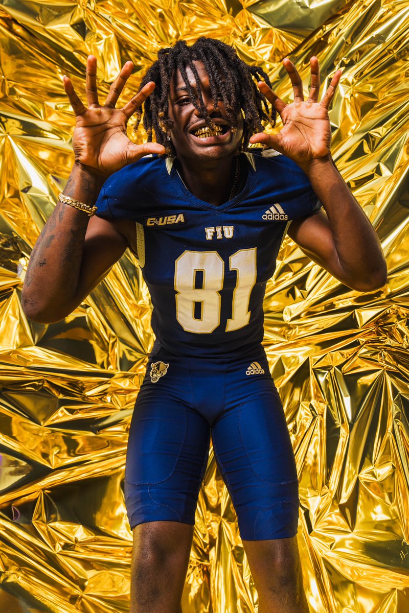 Happy Birthday @luby_jr!😎 Have a great day! 💎🎉 #PawsUp🐾