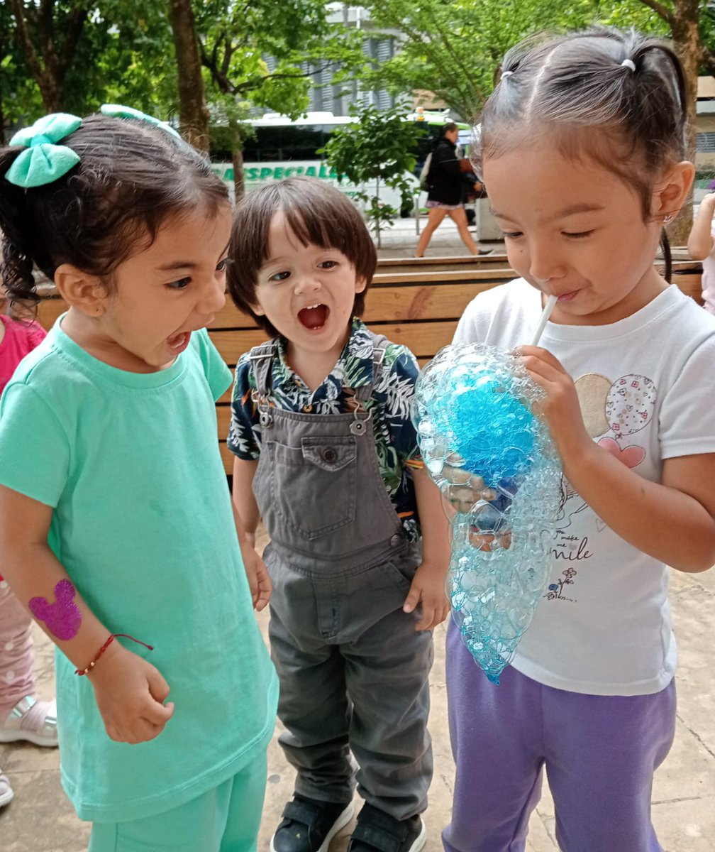 FunGolondrinas's tweet photo. Experiencia "Me la juego por la Paz"
Promovemos el derecho al juego, nuestras niñas y niños necesitan crecer en ambientes protectores, seguros y llenos de amor.

⭐Reto 3: Sumate a los adultos que promueven una buena nutrición y el juego en sus comunidades.⚽🧩 
@Fundacion_Exito https://t.co/UtLfQa2nQ1