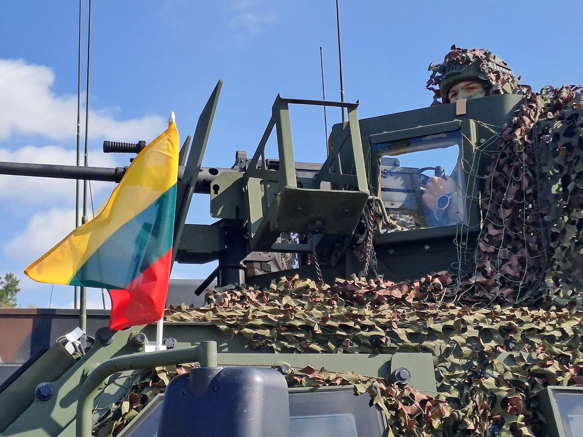 The joint military drill in the Suwalki Gap, with 🇱🇹Lithuanian, 🇵🇱Polish, 🇺🇸U.S., & 🇵🇹Portuguese forces, sends a clear message: Lithuania's territory is not a mere corridor or a playground for the aggressors. #WeAreNato