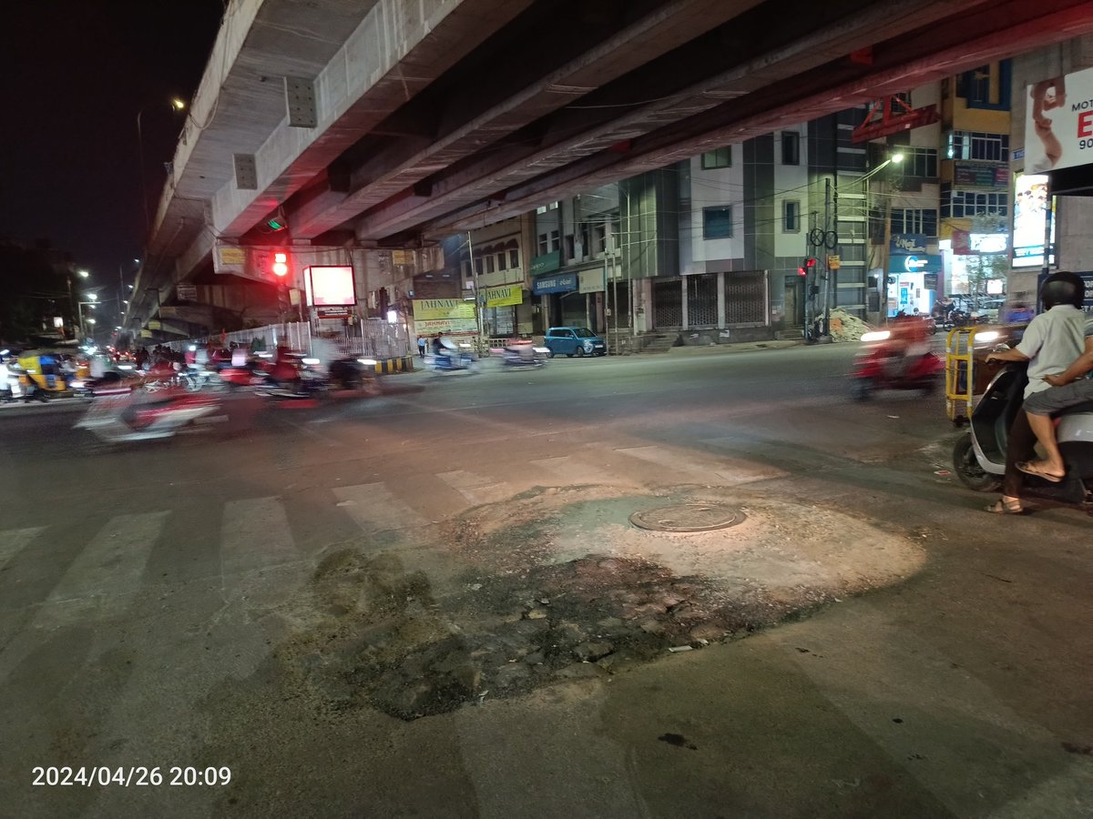 A big potholes posing danger to commuters on Narayanaguda signal below flyover, need scientific repair @GHMCOnline + manhole repair @HMWSSBOnline @Team_Road_Squad @HydWatch @swachhhyd @Ilovehyderabad @ActivistTeja @HiHyderabad @anusha_puppala @Citizen_TS