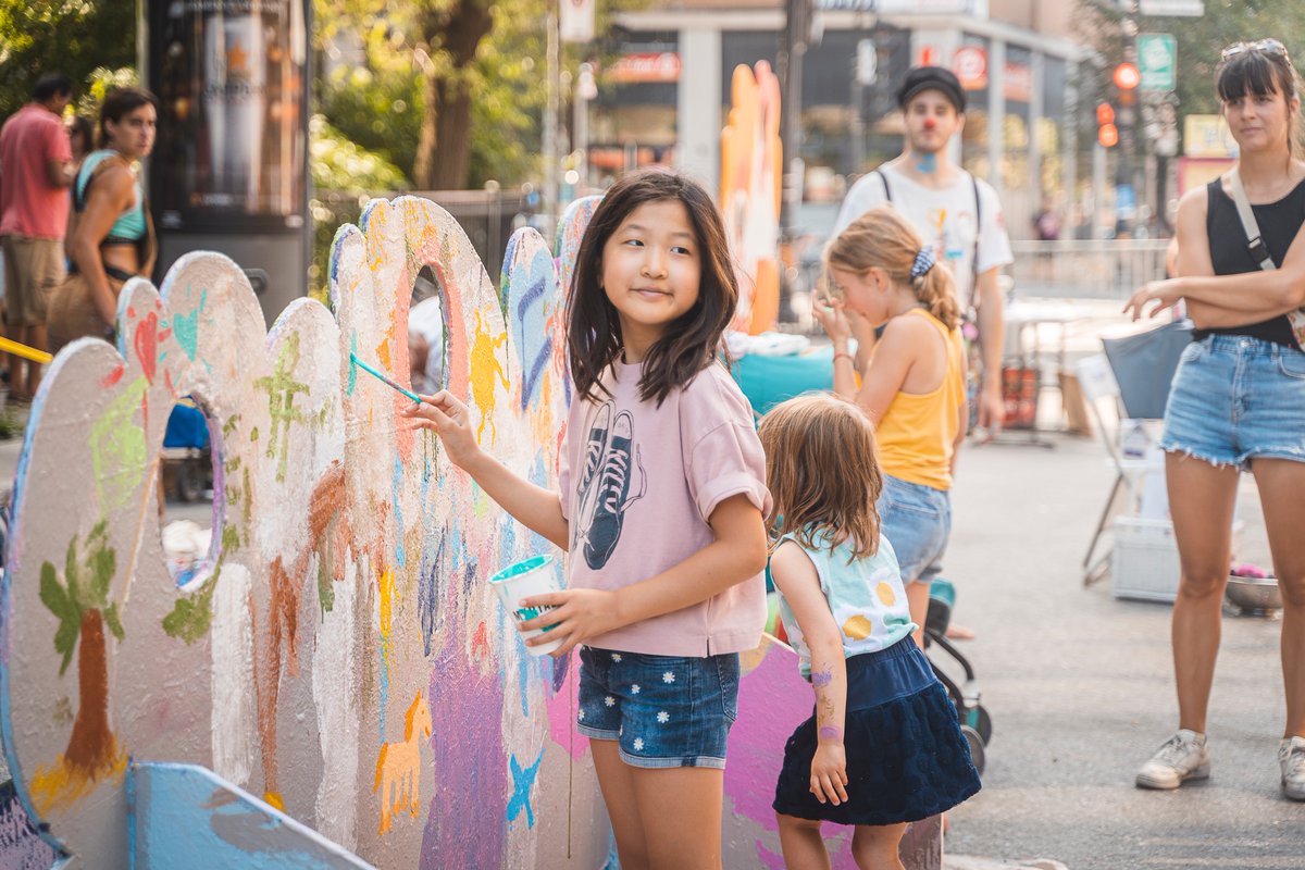 😎 Célébrez l'été sur le boulevard Saint-Laurent !☀️ 🎨@MURALfestival : Du 6 au 16 juin, piétonnisation entre Sherbrooke et Mont-Royal et du 6 au 9 juin, entre Sherbrooke et Laurier. 🎉 Festival BLVD : Du 29 août au 1er septembre, piétonnisation entre Sherbrooke et Mont-Royal.