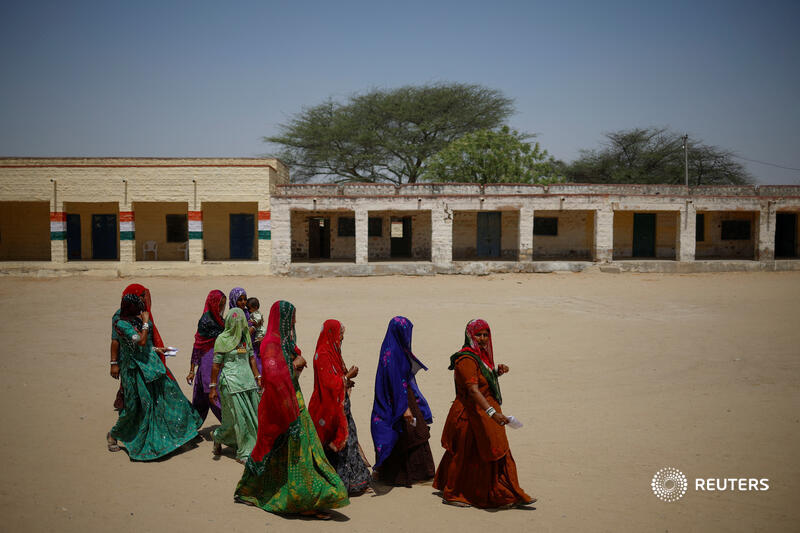 Second phase of voting in Barmer in the desert state of Rajasthan #Election2024 #IndiaElection #India #Reuters @reuters #PhotoJournalism <a href="/ECISVEEP/">Election Commission of India</a>