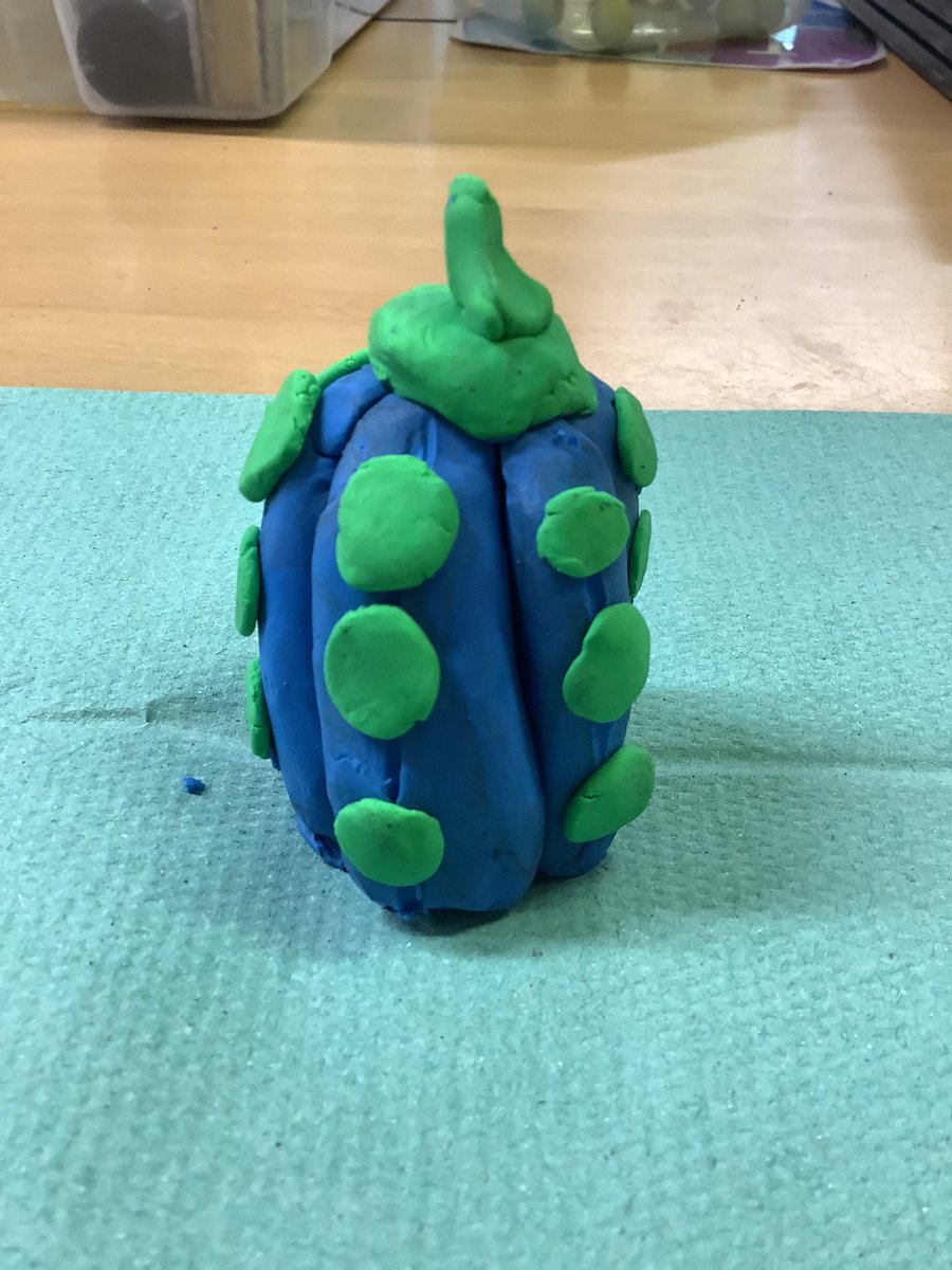 TyntesfieldJM's tweet photo. We’ve loved making pepper sculptures today in the style of Yayoi Kusama! 🫑 https://t.co/vDcAA86T4X