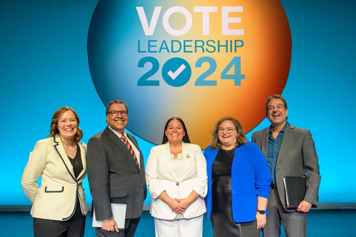 Such an honour to run alongside these four amazing Albertans. ❤️ #ableg #TeamGanley