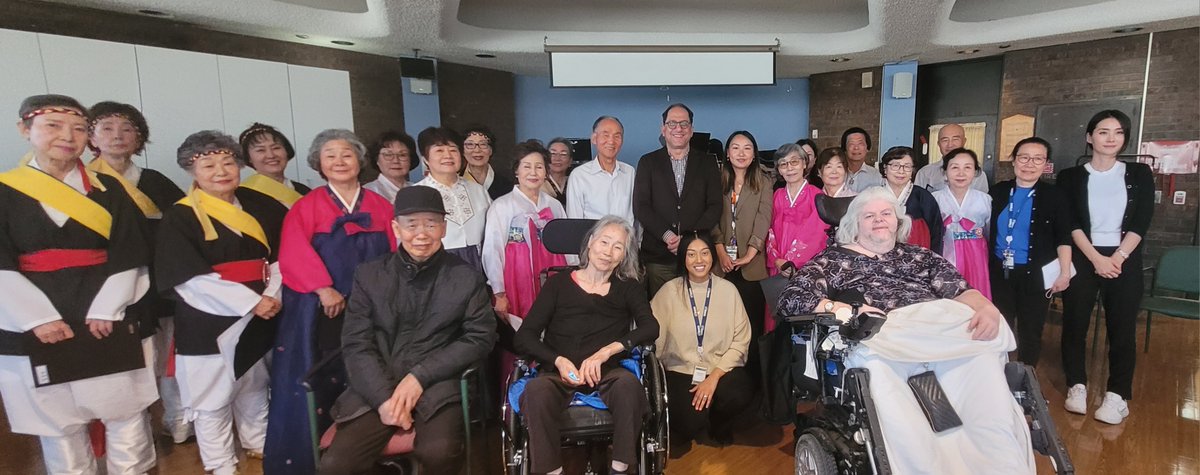 Great pleasure to join Smile Sing Along (Toronto) at Carefree Lodge. It was an inspiring experience to listen and sing along with our seniors. Special thanks to Mr. Moon for organizing the event.