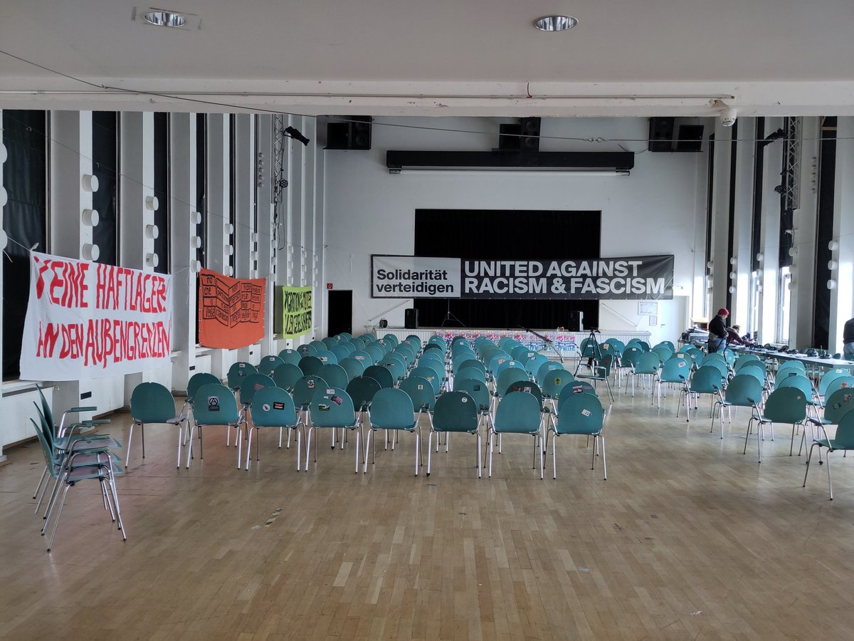 Jetzt geht es los: die We'll come United Konferenz beginnt in diesen Minuten im Studierendenhaus in Frankfurt: 350 Aktivist:innen, über 25 Workshops, Diskussionen, Vernetzung... welcome-united.org