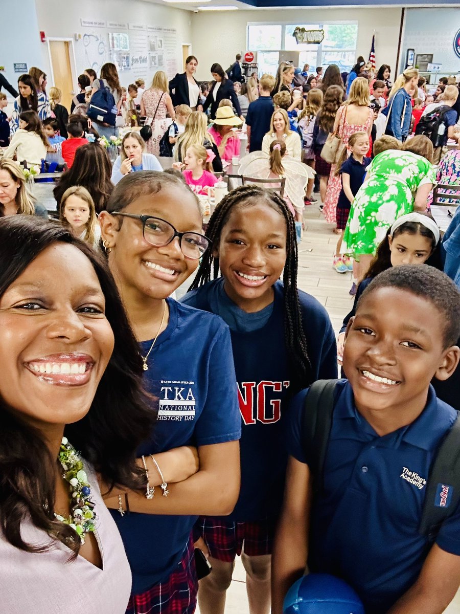 Up early this morning for Moms and Munchkins at The King's Academy🦁 packed house with TKA Moms and our kiddos. Special thanks to our school leadership for ensuring that we have these special moments with our babies and for the awesome breakfast spread. #TKA💙♥️ #MomLife @TKAWPB