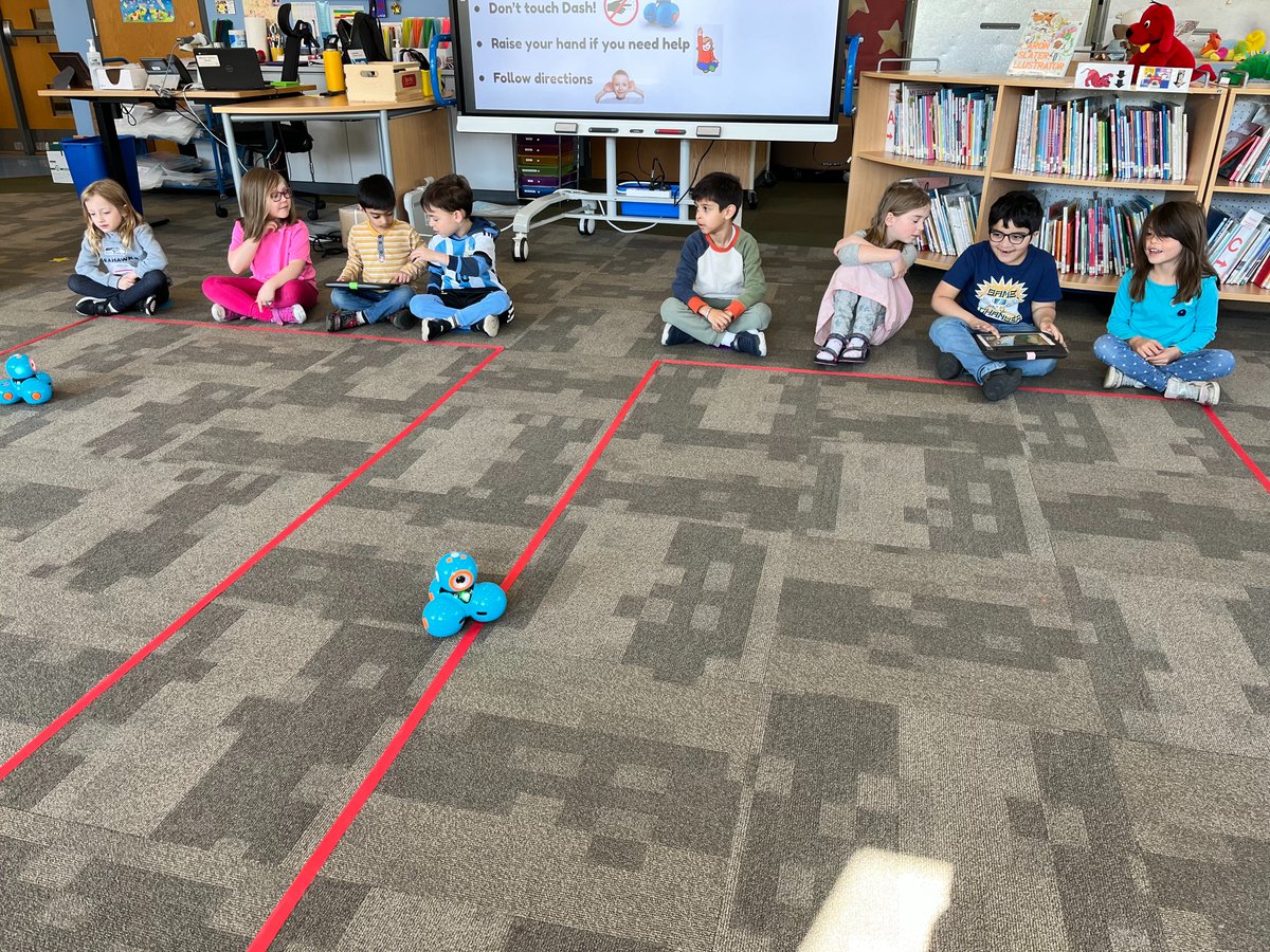 MeyerLib_SD735's tweet image. Kindergarteners continued to learn how to code @WonderWorkshop Dash robots this weeks by using the &quot;Go&quot; iPad app!