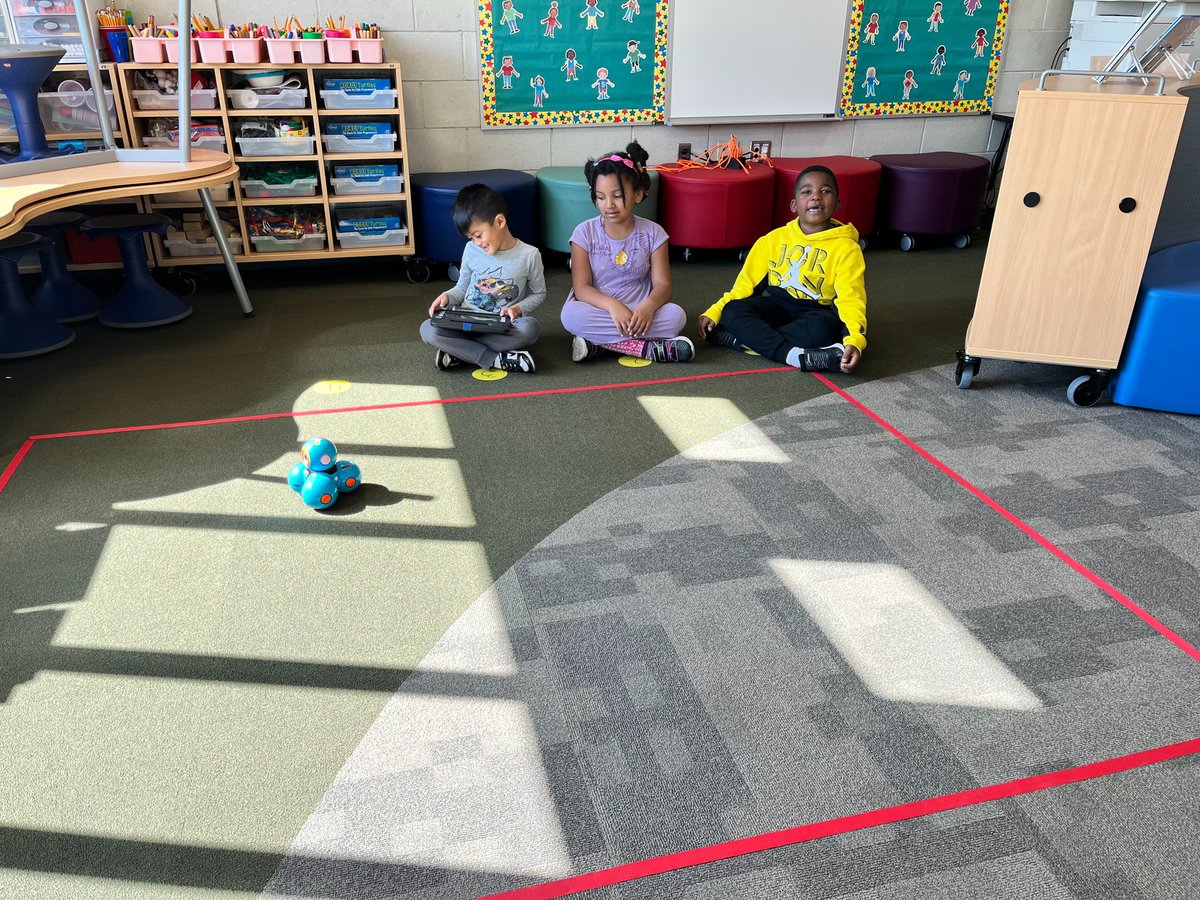 MeyerLib_SD735's tweet image. Kindergarteners continued to learn how to code @WonderWorkshop Dash robots this weeks by using the &quot;Go&quot; iPad app!