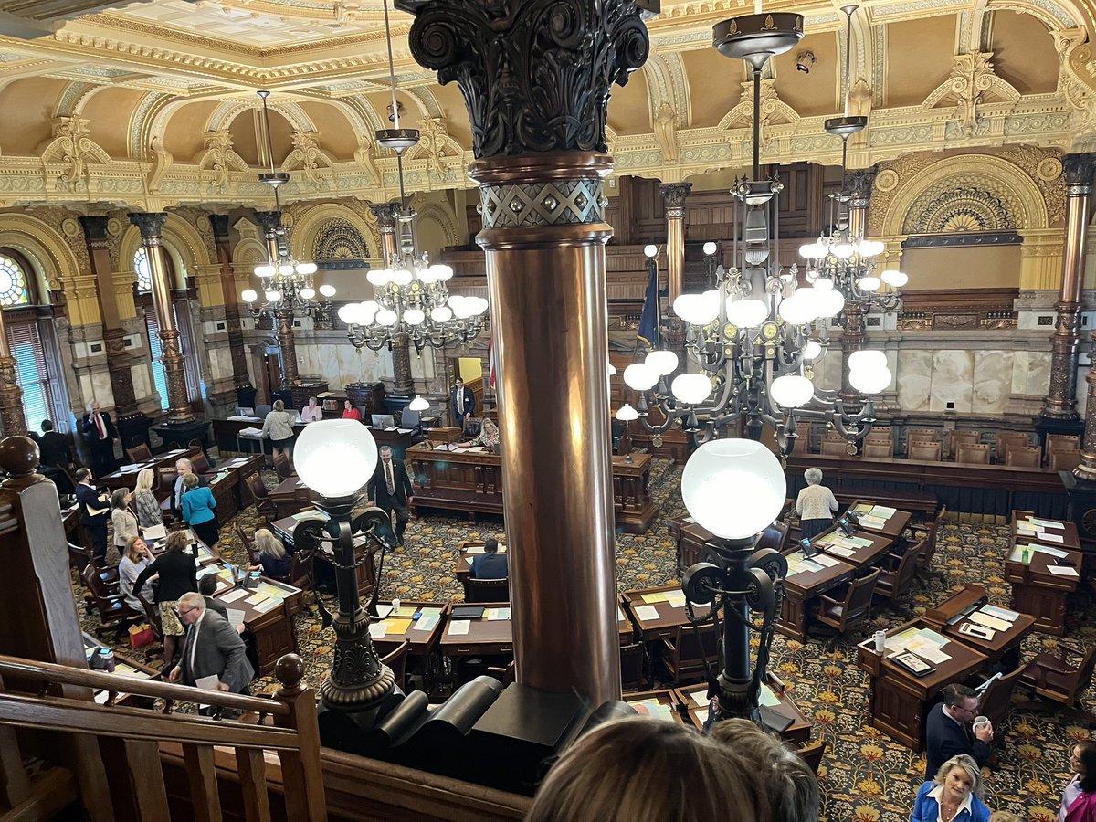 Holding my breath from gallery at #Kansas #Capitol as Senate reconvenes, leading to a vote on Medicaid expansion. Appreciate our @REACHHealthcare partners who have gathered the stories of uninsured Kansans and made the case for the benefits of a healthy Kansas. #ExpandKanCare.