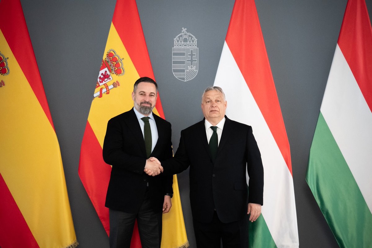 Santiago Abascal con Viktor Orban en Hungría en la conferencia conservadora.
Dos grandes patriotas que luchan por sus países!
🇪🇸🇭🇺