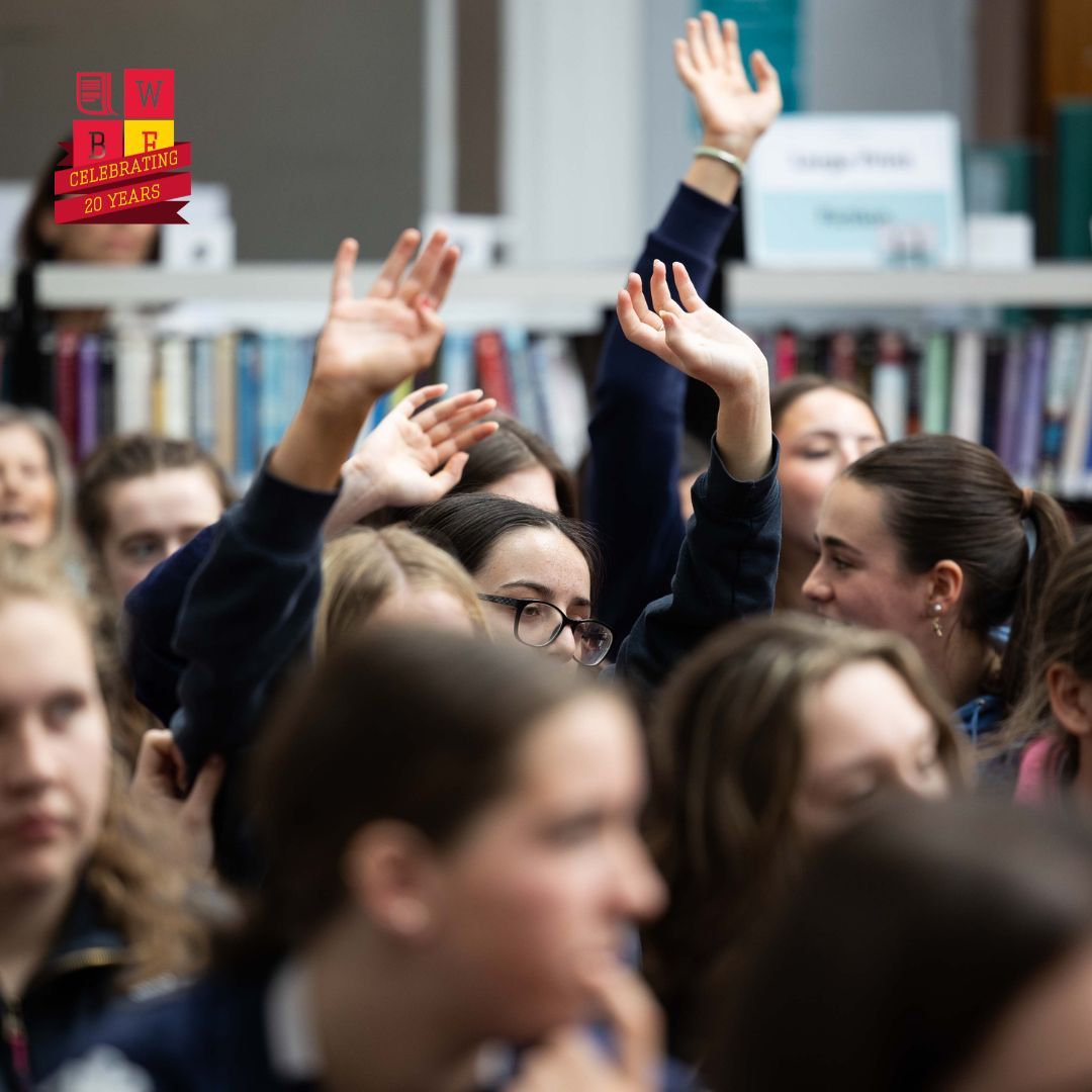 Such a great session with @SamBlakeBooks this morning in @CorkCityLibrary. We love that one of her pieces of advice to budding writers was 'You need to read'. Also love all the hands up from eager TY students! Thanks to @ClaremKeogh for the great photos.