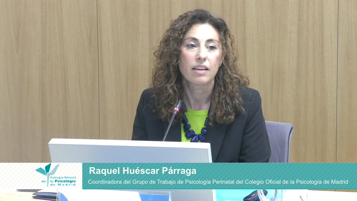 📸En la primera ponencia se aborda la #infertilidad y #ovodonación como nuevos motivos de consulta en Psicología. 

Lo explica la coordinadora del Grupo de Trabajo de Psicología Perinatal del Colegio, <a href="/Enbienestarp/">Raquel Huéscar</a>