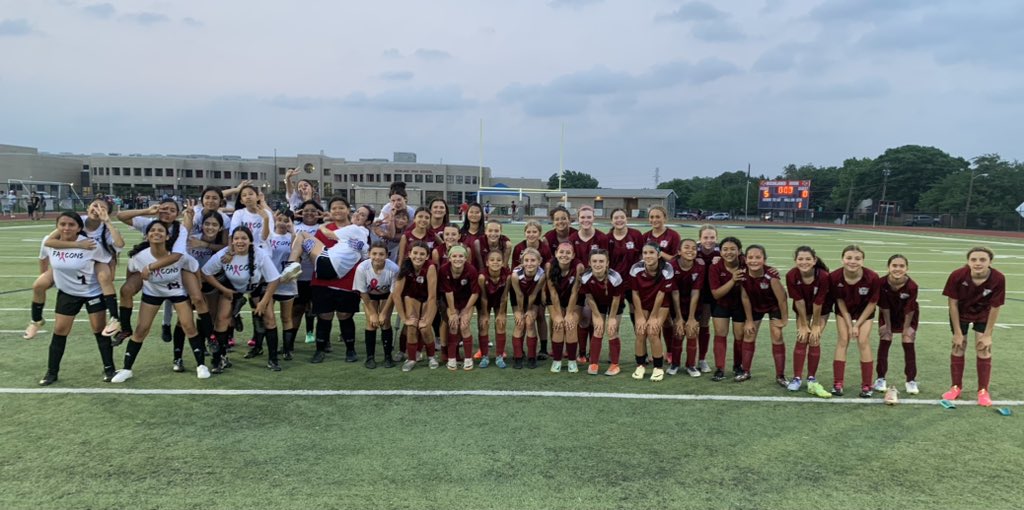 It was great to see both of our feeder pattern middle schools play against each other last night! Future Lady Royals!!  @Gosset41 @dfwvarsity @LethalSoccer @DFW_Girls_HS_VS @tascosoccer @Richlandhigh @RoyalsSoccerRHS @BirdvilleISD