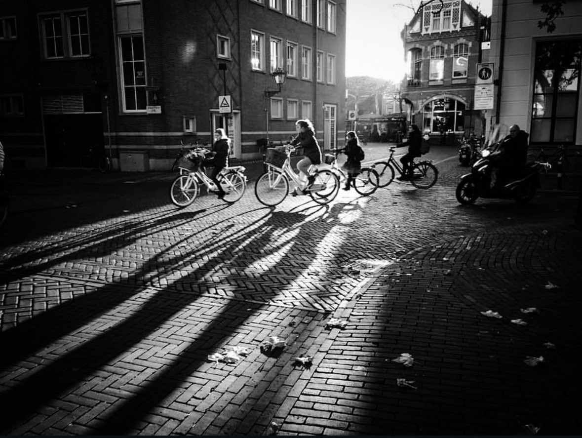 Down the streets they go

#blackandwhitephotography #streetphotography #Netherlands #kampen #cycling