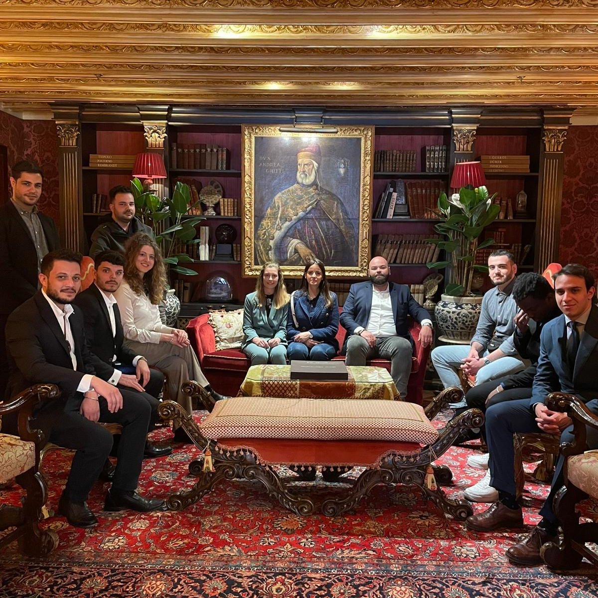 Quali le esigenze di chi viaggia su yacht di lusso che attraccano nei porti più esclusivi di tutto il mondo: da Venezia a Montecarlo, da Ibiza a Dubai? La Yachting Academy curata da Acquera in collaborazione con Ciset ha "diplomato" 14 nuovi professionisti in questo settore.