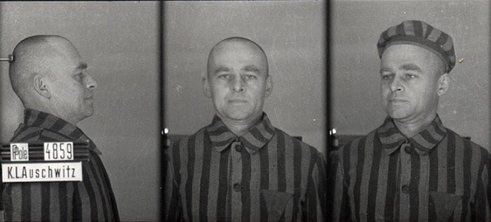 W Auschwitz Witold Pilecki podjął się misji utworzenia siatki konspiracyjnej, zorganizowania łączności, przesyłania danych o niemieckich zbrodniach, a także ewentualnego przygotowania więźniów do walki. Nasz podcast o losach Witolda Pileckiego: podcasters.spotify.com/pod/show/miejs…