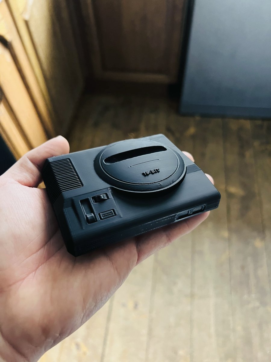 I 3D printed a mini MegaDrive/Genesis because LOOK HOW CUTE IT IS